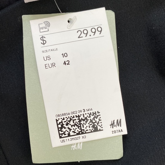 Brand new classic pencil skirt - Picture 3 of 3